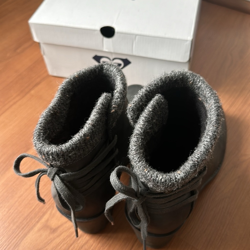 Roxy Gray Booties - image 4